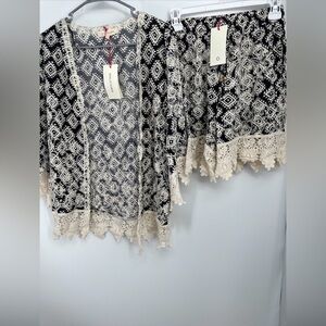Solitaire 2-Piece Embroidered Shorts & kimono Top w/Lace Trim Sz Small NWT